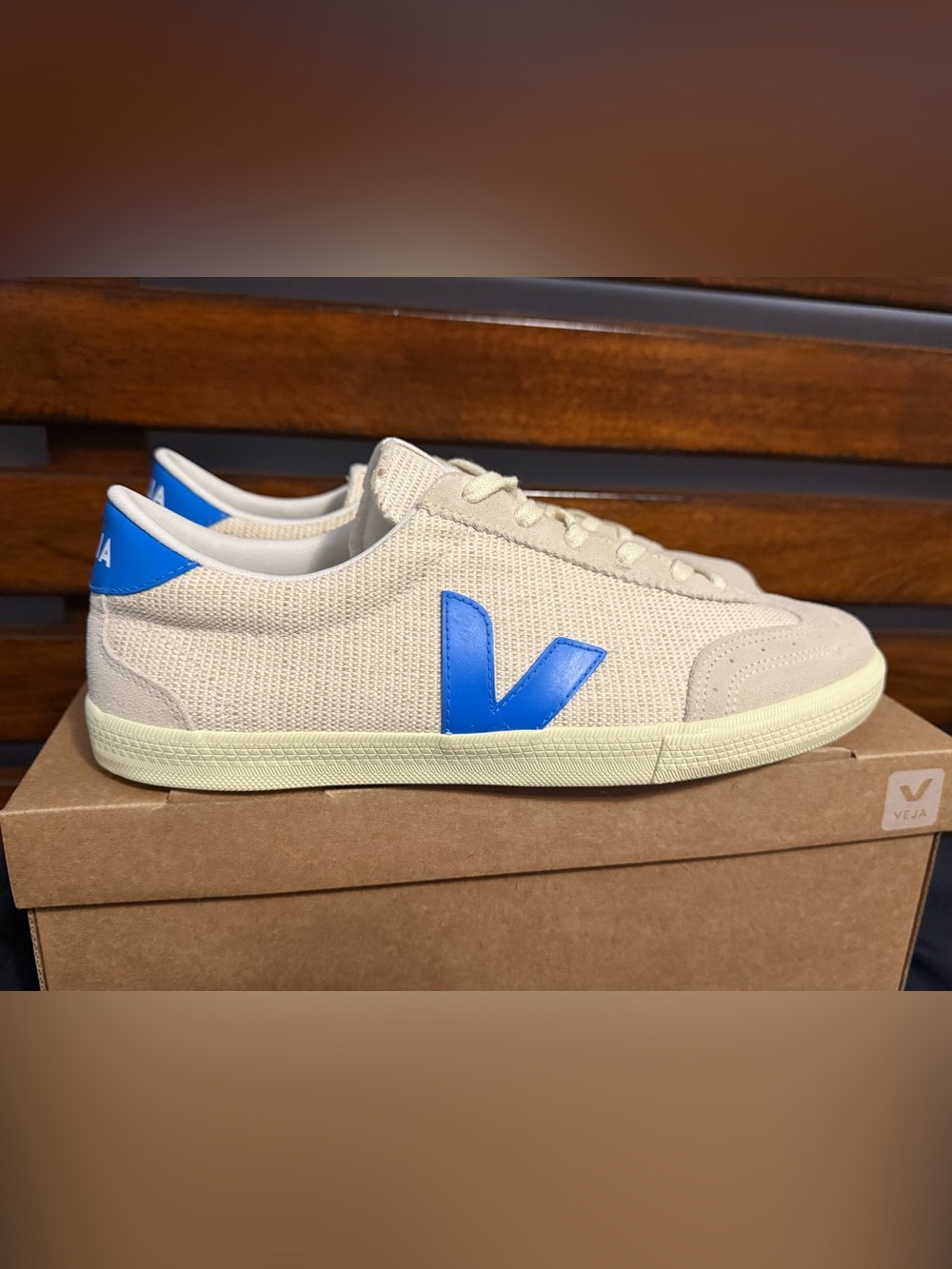 VEJA Men’s Sneakers Cream/White & Blue Size 11 Brand New in Box 100% Authentic